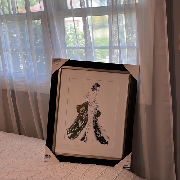 Decor - Picture 2 of 3